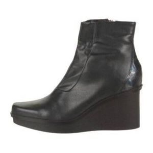 Donald J. Pliner Black Wedge Boots